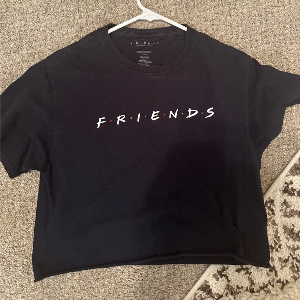 friends cropped t